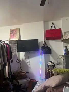 Motherbigbus online show from 17, 4, 2026