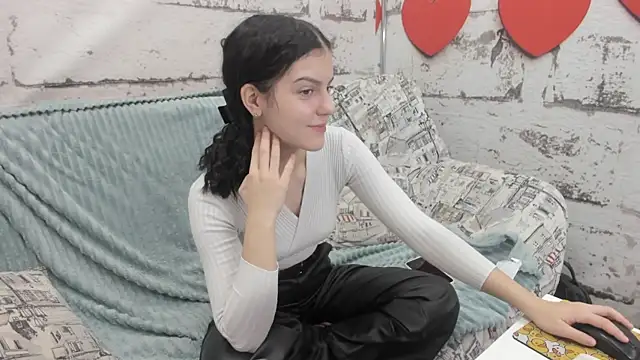 Lovely Audrey online show from 16, 11, 2025