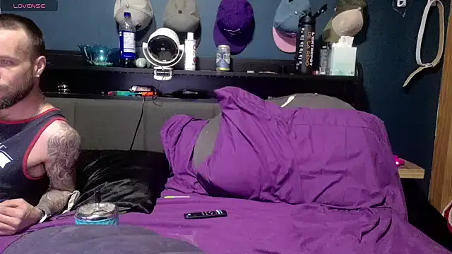 lovecoupleqc online show from 14, 4, 2026