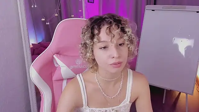 Mary Wohlberg online show from 25, 11, 2025