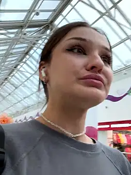 Snapshot of ErikaMuse chatting on 22, 11, 2025 ErikaMuse online show from 22, 11, 2025