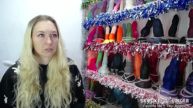 BrookeDillinger online show from 15, 12, 2025