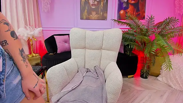 Snapshot of YasminWild chatting on 28, 11, 2025 YasminWild online show from 28, 11, 2025