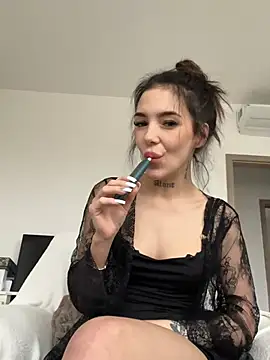 Snapshot of lunababy77 chatting on 20, 2, 2026 lunababy77 online show from 20, 2, 2026