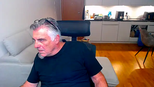 Buidapest online show from 27, 3, 2026