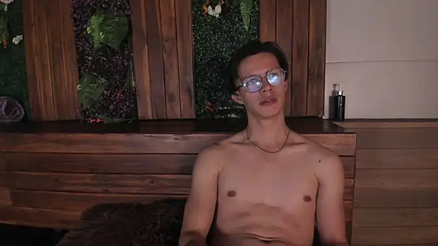 Snapshot of Brandon_starkk chatting on 2, 12, 2025 Brandon starkk online show from 2, 12, 2025