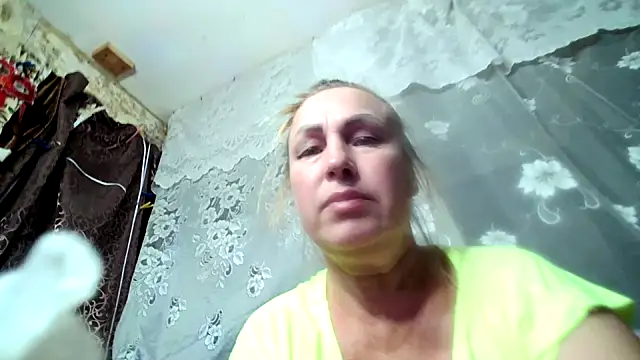 Kissingyouu online show from 18, 11, 2025