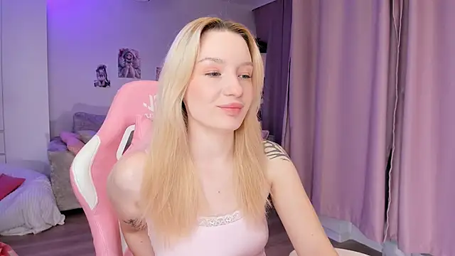 Tiffany Paw online show from 15, 12, 2025