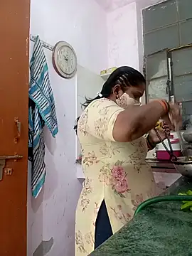 CUTE-LOVE-SWEETS online show from 11, 4, 2026