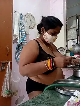 CUTE-LOVE-SWEETS online show from 13, 4, 2026