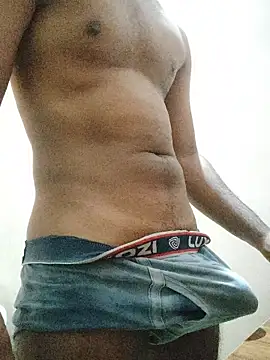 Snapshot of BhonduBaby chatting on 28, 11, 2025 BhonduBaby online show from 28, 11, 2025