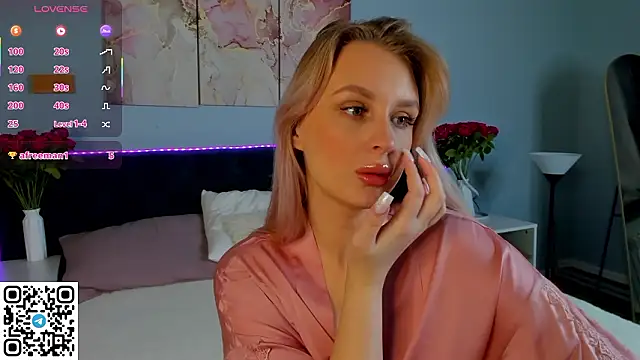 Snapshot of KiraRuiz chatting on 2, 2, 2026 KiraRuiz online show from 2, 2, 2026