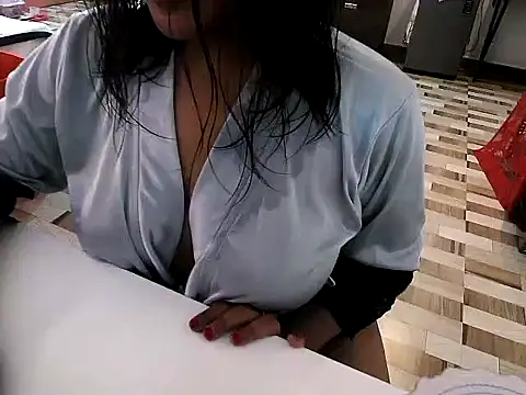 raveena hot online show from 9, 4, 2026