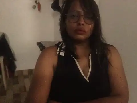 Snapshot of raveena_hot chatting on 26, 6, 2026 raveena hot online show from 26, 6, 2026