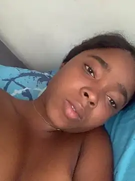 Snapshot of LunaSP99 chatting on 1, 12, 2025 LunaSP99 online show from 1, 12, 2025