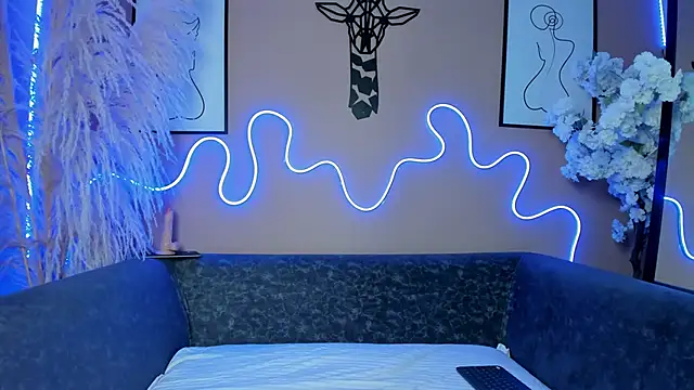 ella evans  online show from 24, 11, 2025