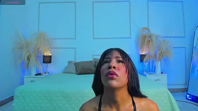 Snapshot of Alice_Owenn chatting on 23, 11, 2025 Alice Owenn online show from 23, 11, 2025