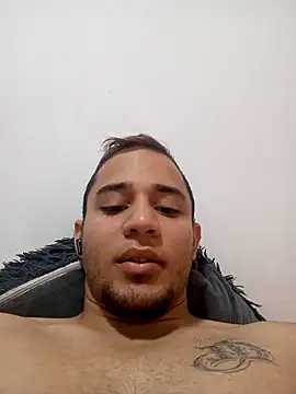 Snapshot of Deivi2123 chatting on 17, 11, 2025 Deivi2123 online show from 17, 11, 2025