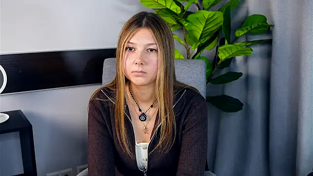 Snapshot of FaySagal chatting on 19, 11, 2025 FaySagal online show from 19, 11, 2025