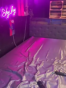 Shy-Ivy online show from 17, 12, 2025