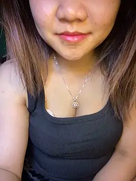 Snapshot of Sunset-yll chatting on 3, 3, 2026 Sunset-yll online show from 3, 3, 2026