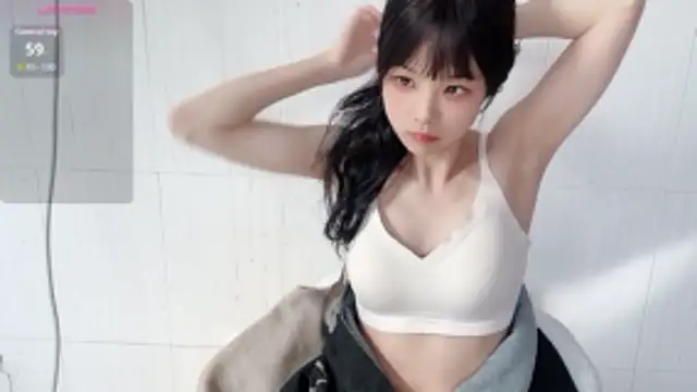 Snapshot of bunny-- chatting on 1, 12, 2025 bunny-- online show from 1, 12, 2025