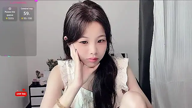 Snapshot of bunny-- chatting on 26, 5, 2026 bunny-- online show from 26, 5, 2026