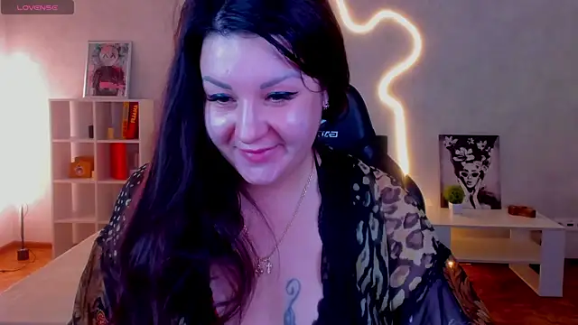 still  her online show from 25, 11, 2025