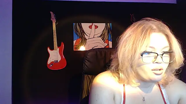 Snapshot of Laylaa_Star chatting on 20, 11, 2025 Laylaa Star online show from 20, 11, 2025