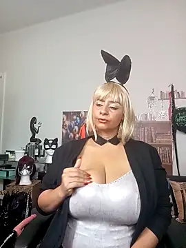 LaReineCleo online show from 4, 4, 2026