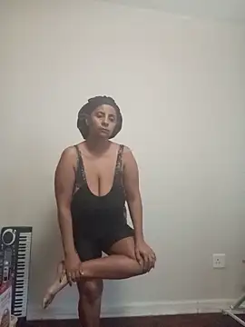 LaReineCleo online show from 4, 6, 2026