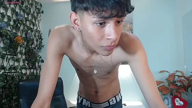 Snapshot of DraxBlade09 chatting on 24, 11, 2025 DraxBlade09 online show from 24, 11, 2025