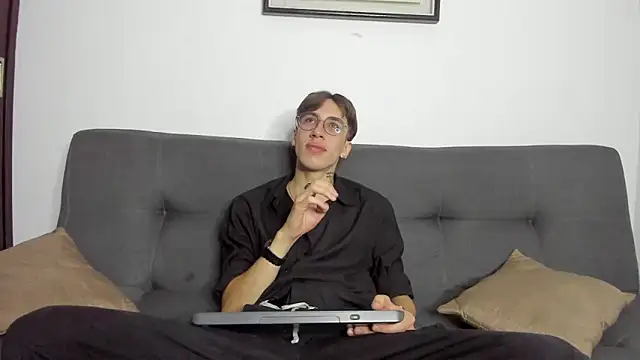 Snapshot of Dio__morningstar chatting on 24, 11, 2025 Dio morningstar online show from 24, 11, 2025