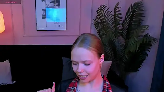 Snapshot of lucy_loy chatting on 12, 5, 2026 lucy loy online show from 12, 5, 2026