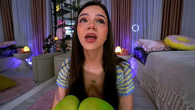 Snapshot of oh_M_God chatting on 18, 4, 2026 oh M God online show from 18, 4, 2026