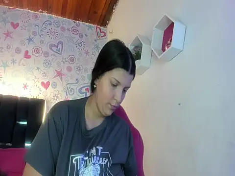 Snapshot of ISA_RIVAS chatting on 26, 11, 2025 ISA RIVAS online show from 26, 11, 2025