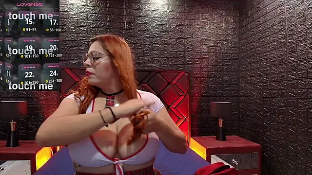 Paris Luxx online show from 24, 11, 2025