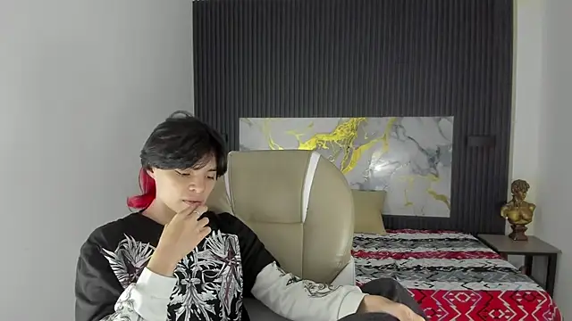 Snapshot of Sylasfrost chatting on 13, 12, 2025 Sylasfrost online show from 13, 12, 2025