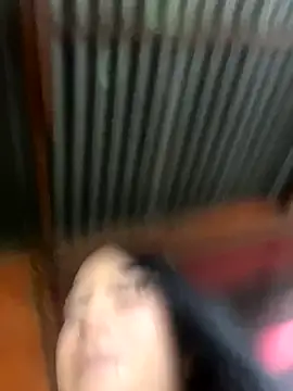 Snapshot of Emily_0-5 chatting on 4, 12, 2025 Emily 0-5 online show from 4, 12, 2025