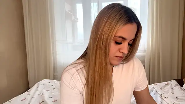 LuciaShadwell online show from 28, 11, 2025