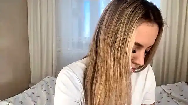 LuciaShadwell online show from 1, 12, 2025