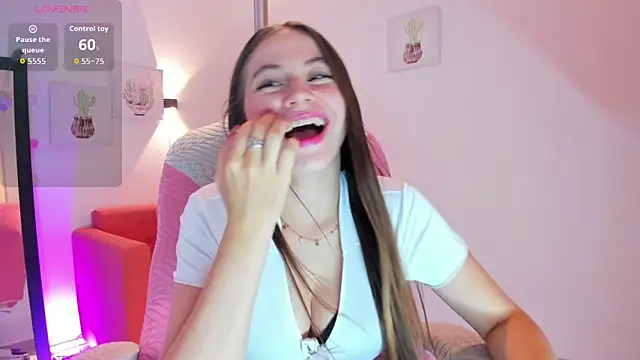 Snapshot of MiaWhiteBunny chatting on 6, 2, 2026 MiaWhiteBunny online show from 6, 2, 2026