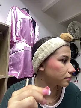 MiaWhiteBunny online show from 16, 4, 2026