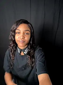 Snapshot of DreamofAndrea chatting on 20, 11, 2025 DreamofAndrea online show from 20, 11, 2025