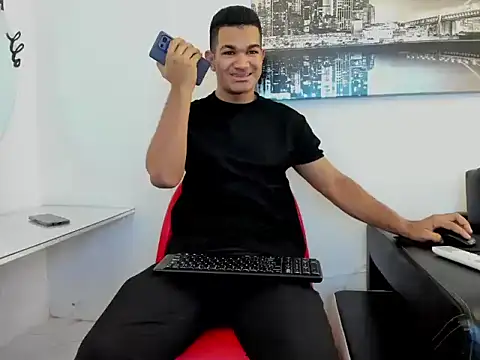 Snapshot of maikol_twinkx chatting on 28, 5, 2026 maikol twinkx online show from 28, 5, 2026