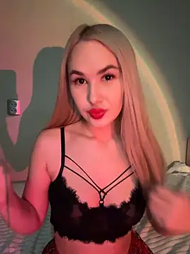 Snapshot of Miss_Alisse chatting on 4, 12, 2025 Miss Alisse online show from 4, 12, 2025