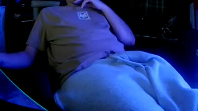 Snapshot of Bowerboi chatting on 13, 12, 2025 Bowerboi online show from 13, 12, 2025