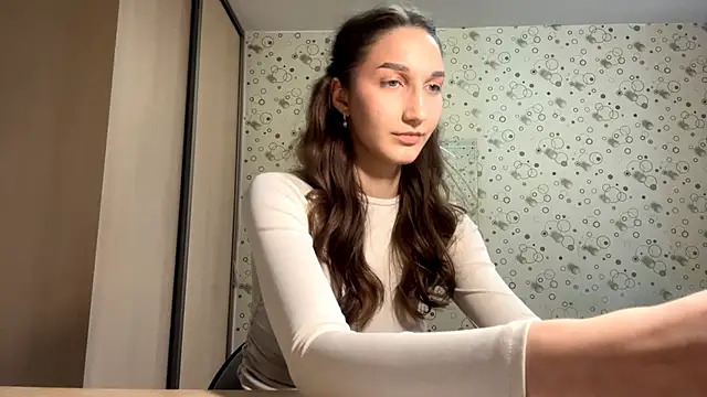 Snapshot of LeighannMallinak chatting on 24, 11, 2025 LeighannMallinak online show from 24, 11, 2025