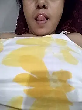 Hott myraa online show from 8, 1, 2026