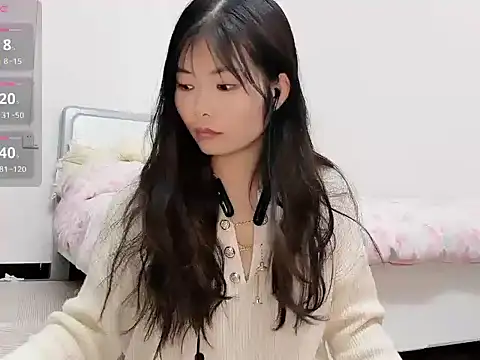 Snapshot of Ava-Baby chatting on 19, 11, 2025 Ava-Baby online show from 19, 11, 2025